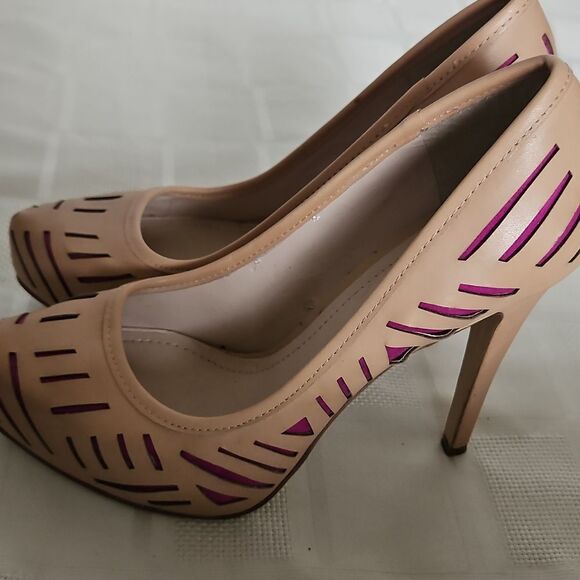 Beige and Purple Heels by BCBGeneration - Picture 4 of 16